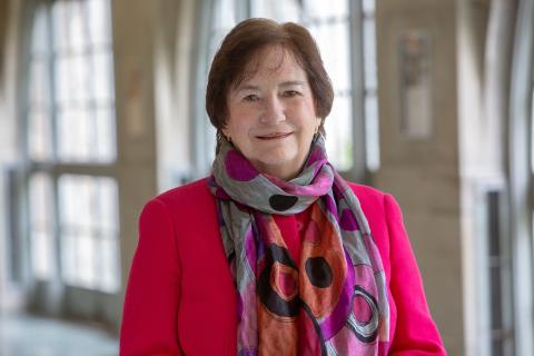 Donna Carroll headshot