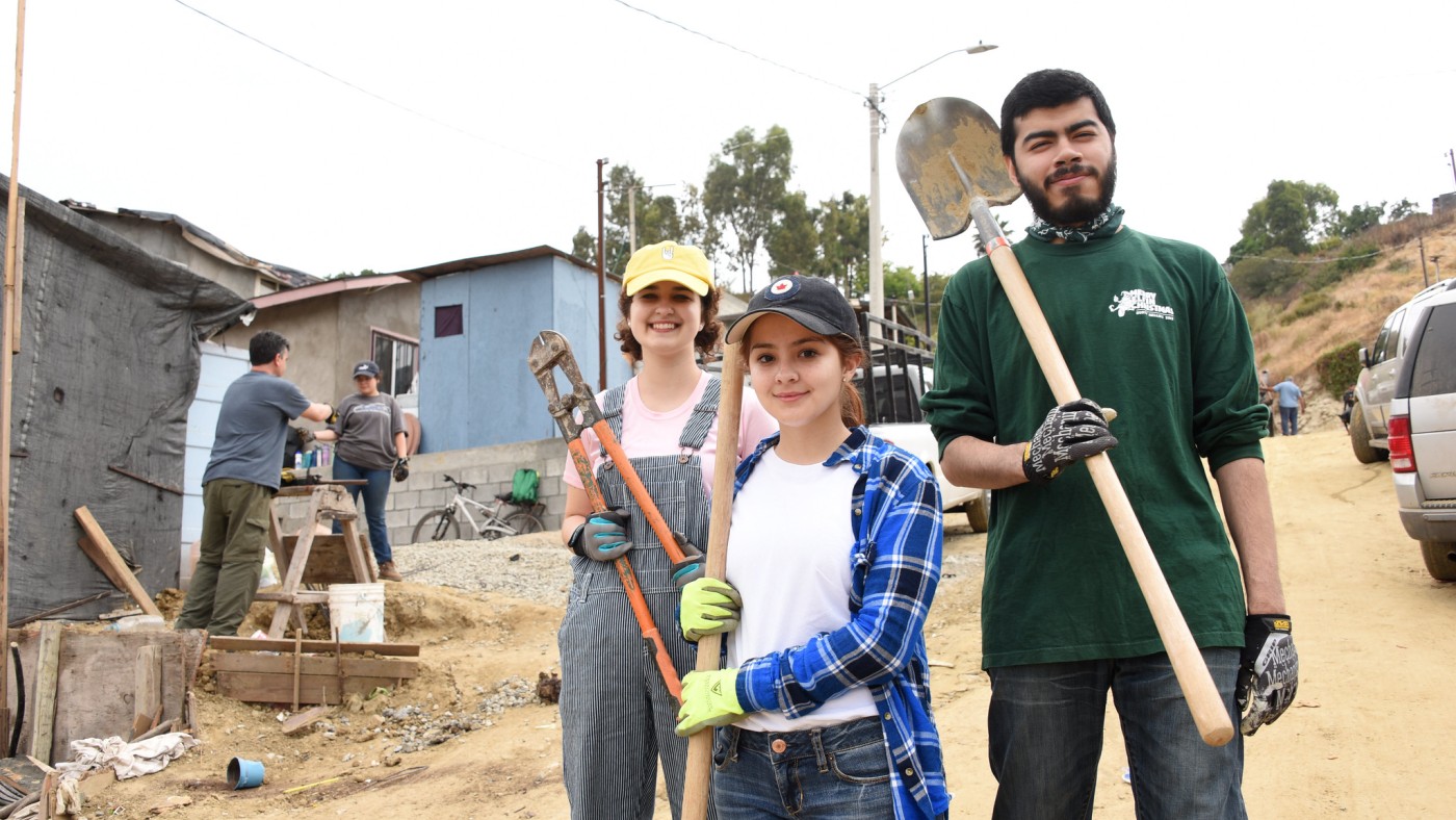 Dominican Univerity students on a service trip to Tijuana