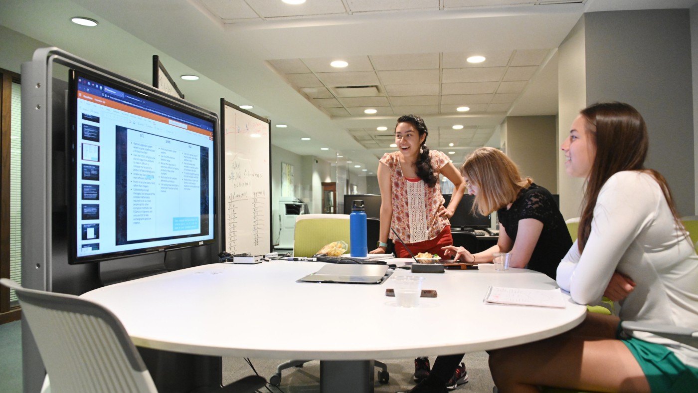 Studentys with computer