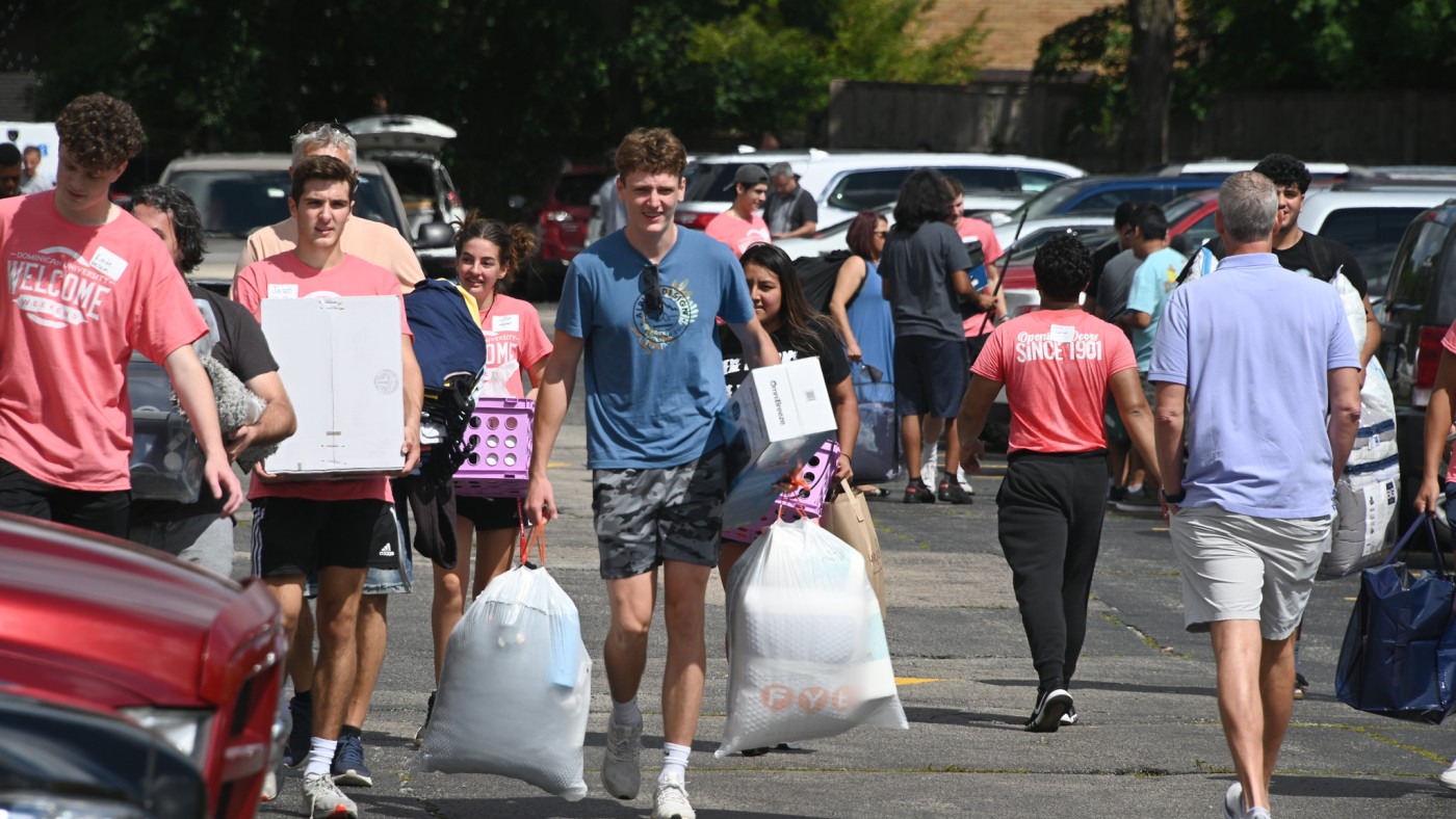 Students moving in